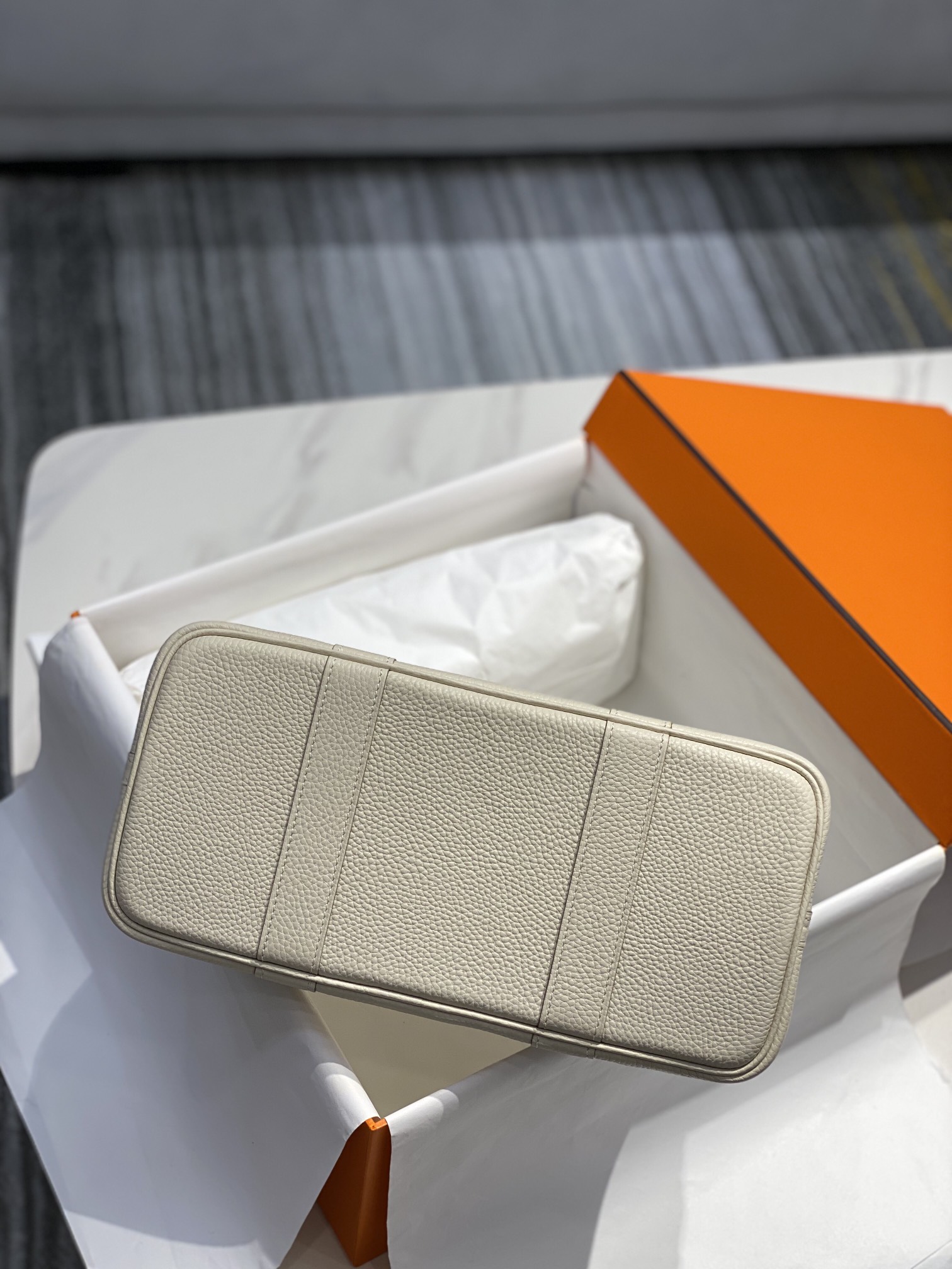 Hermès 𝑮𝒂𝒓𝒅𝒆𝒏 𝒑𝒂𝒓𝒕𝒚 ɞ▪️Milkshake White.