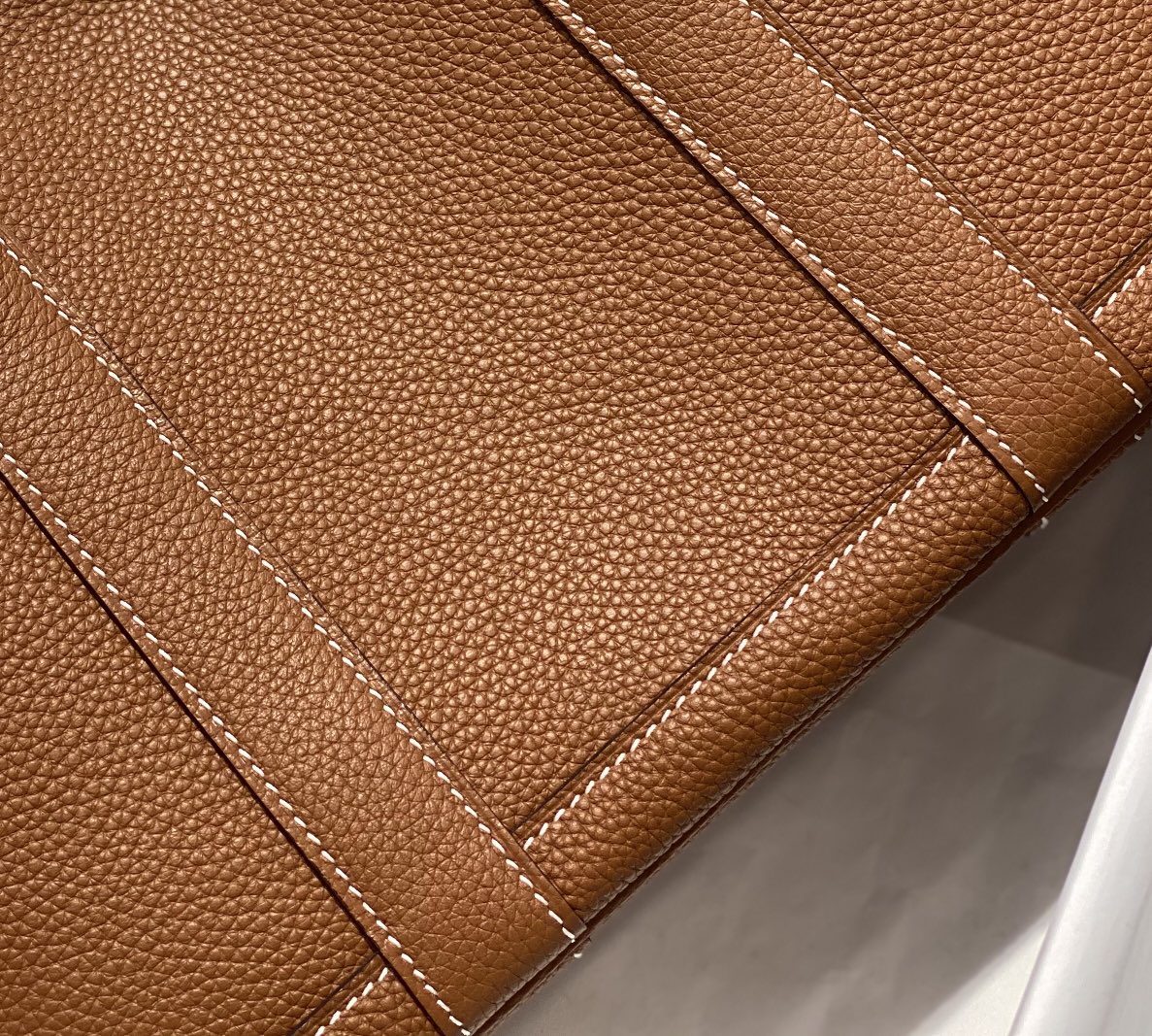 Hermès 𝑮𝒂𝒓𝒅𝒆𝒏 𝒑𝒂𝒓𝒕𝒚 ɞ▪️▪️▪️golden brown.