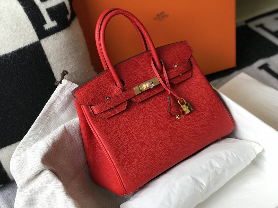 Hermès 𝑫𝒓𝒆𝒂𝒎 𝒃𝒂𝒈 ✐...✐.Chinese red. (gold and silver buckle)