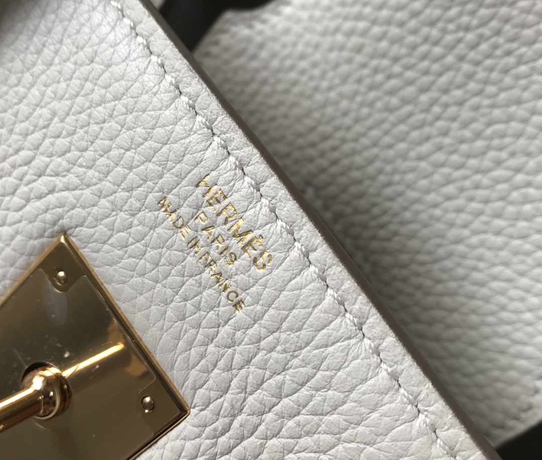 Hermes 𝑫𝒓𝒆𝒂𝒎 𝒃𝒂𝒈 ✐...Milkshake White (gold and silver buckle)