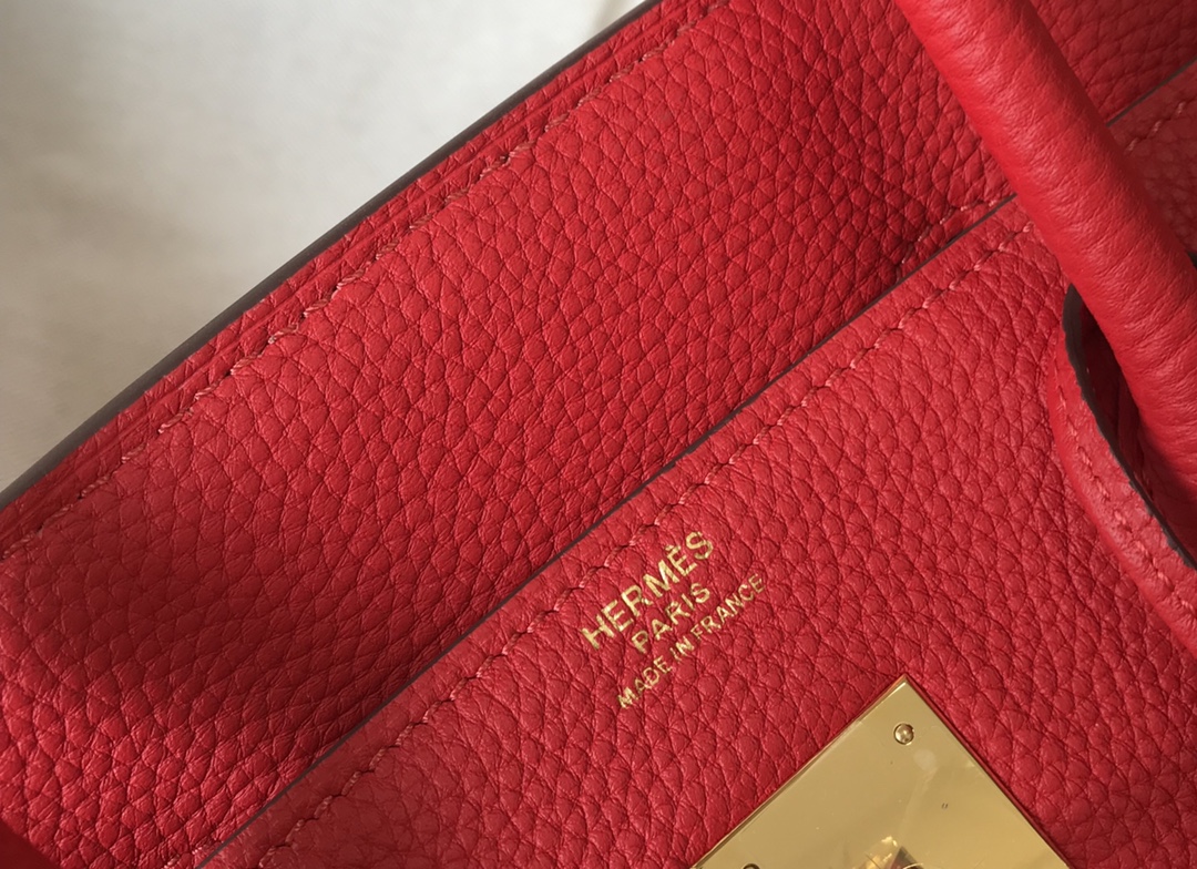 Hermès 𝑫𝒓𝒆𝒂𝒎 𝒃𝒂𝒈 ✐...✐.Chinese red. (gold and silver buckle)