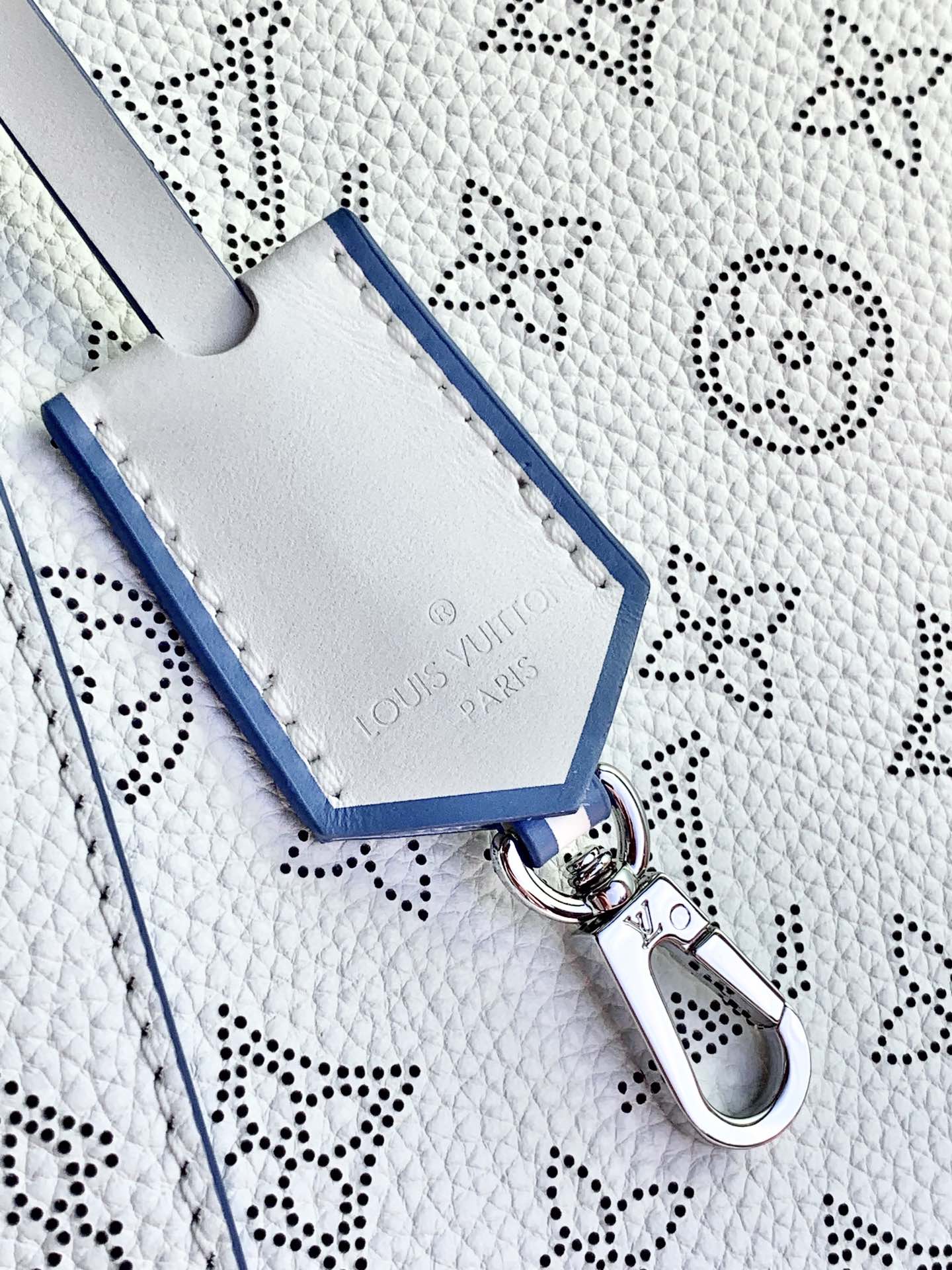 LV [item number] M54353 (running quantity model)