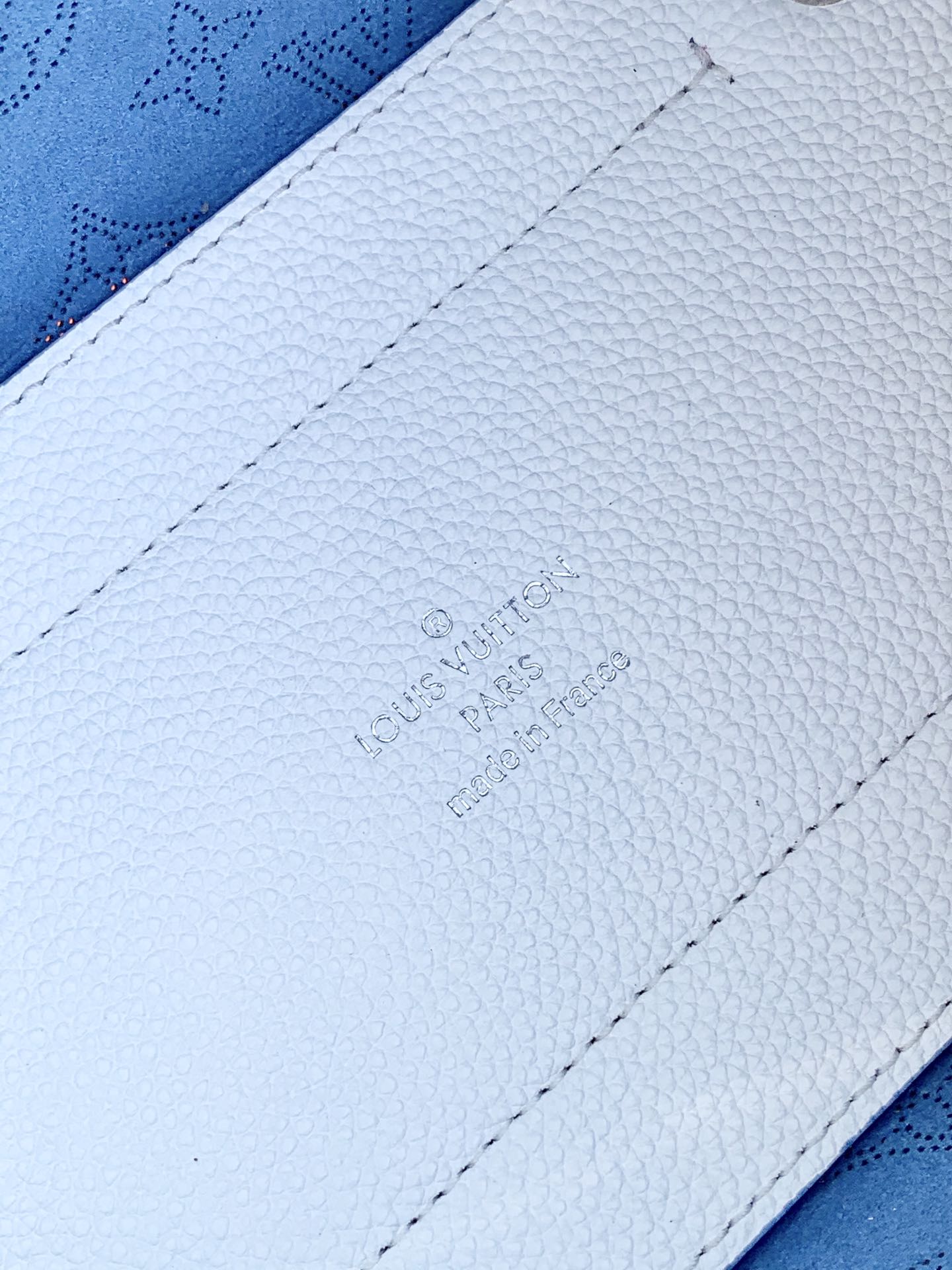 LV [item number] M54353 (running quantity model)