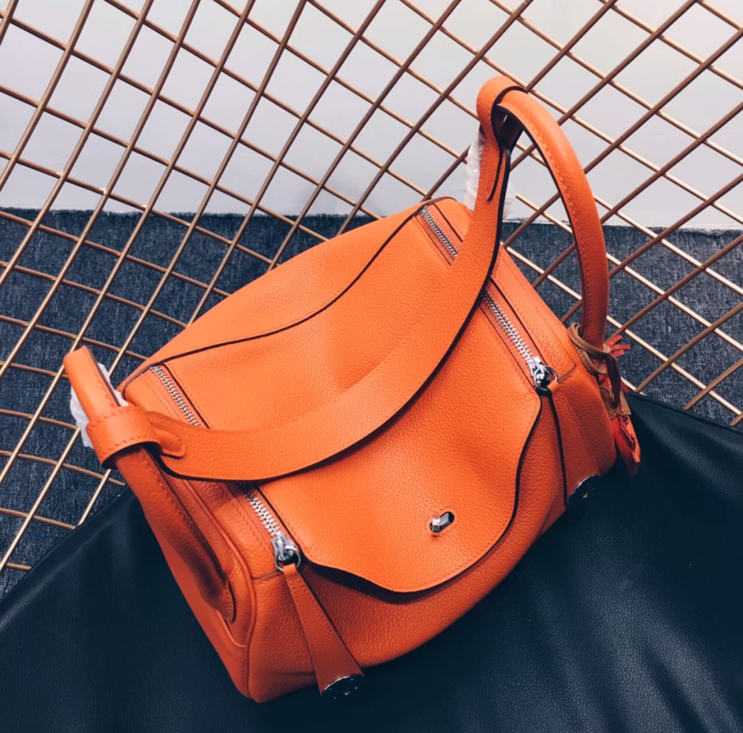 Hermès model: LD26