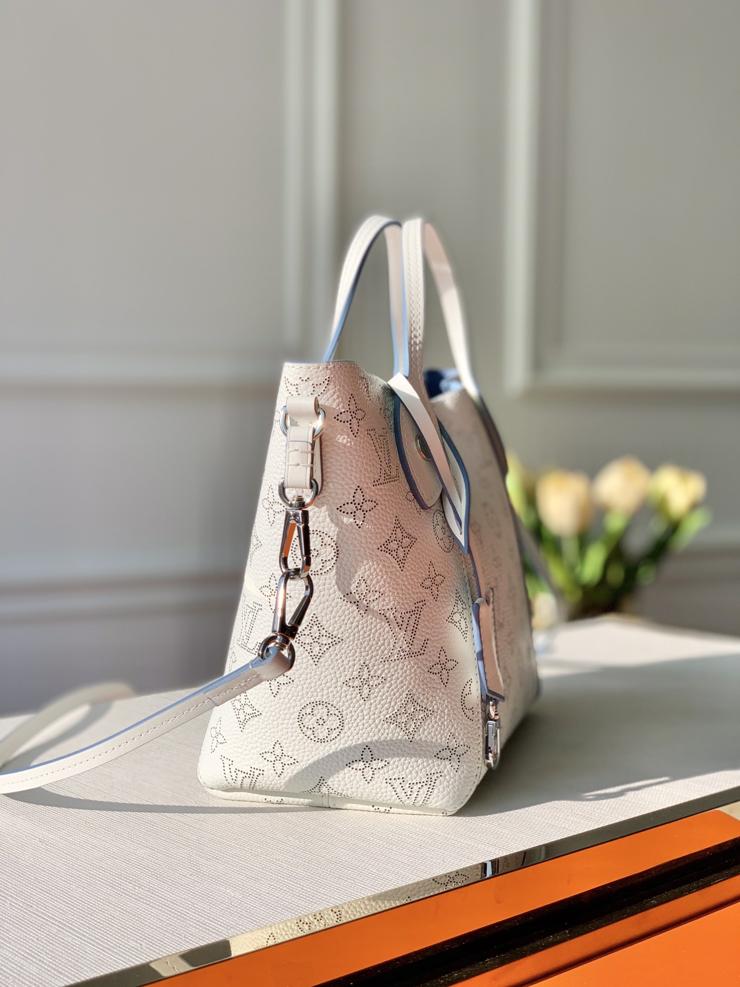 LV [item number] M54353 (running quantity model)