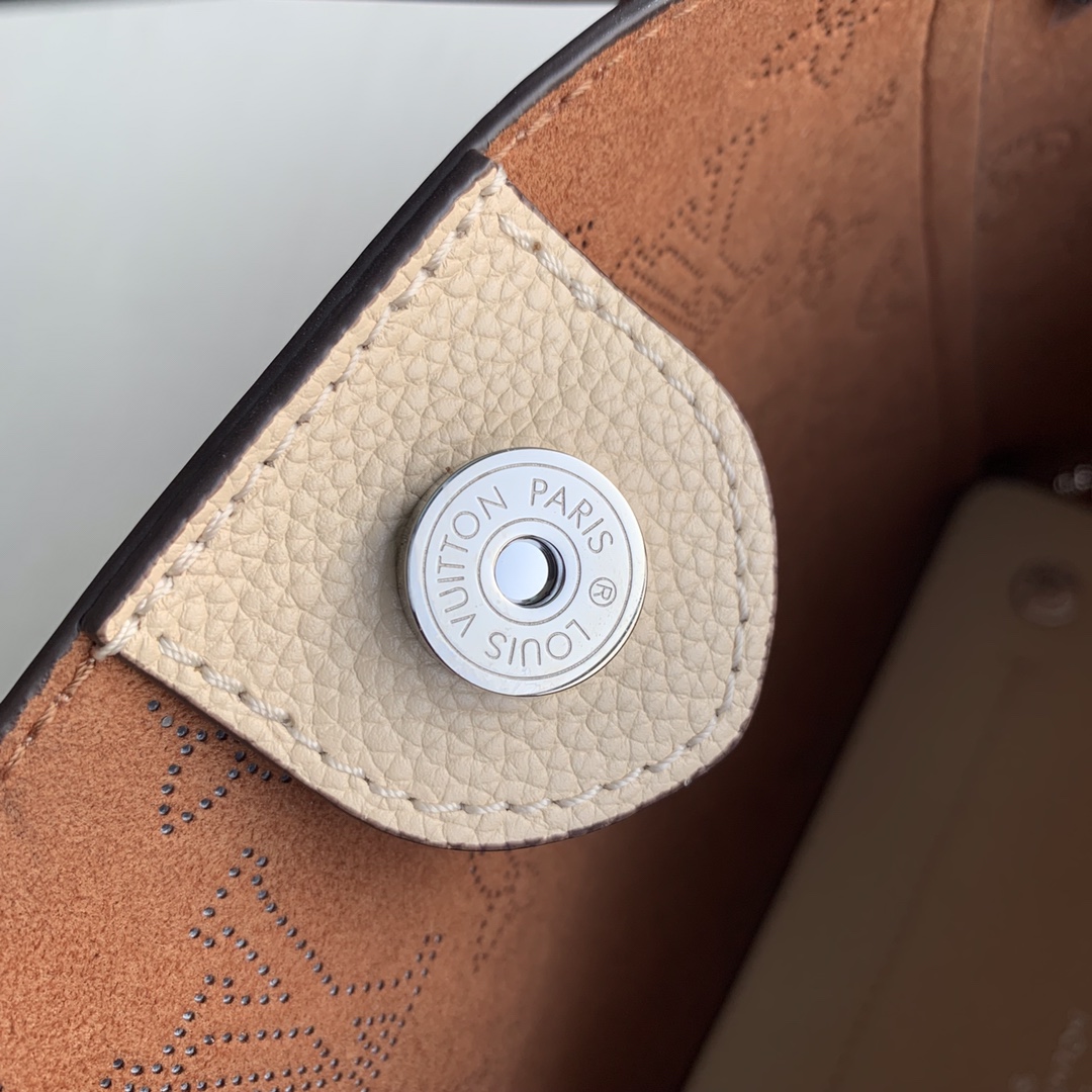 LV [item number] M54353 (running quantity model)