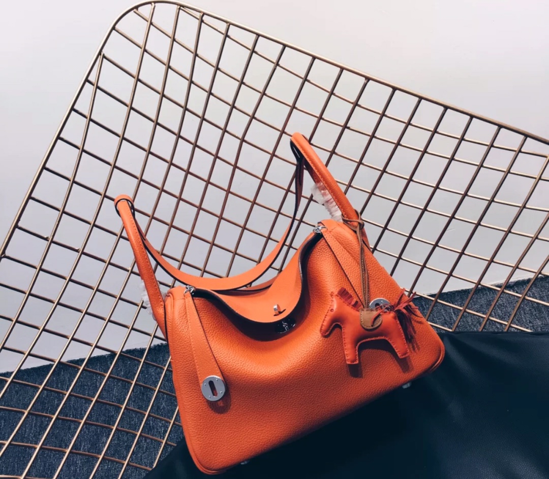 Hermès model: LD26