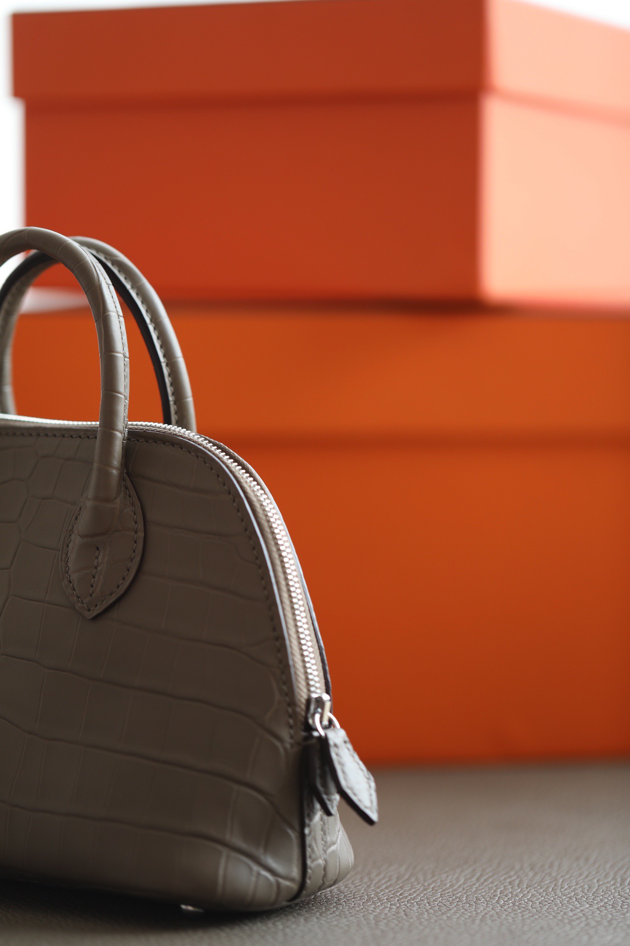 Hermès model: B0-18