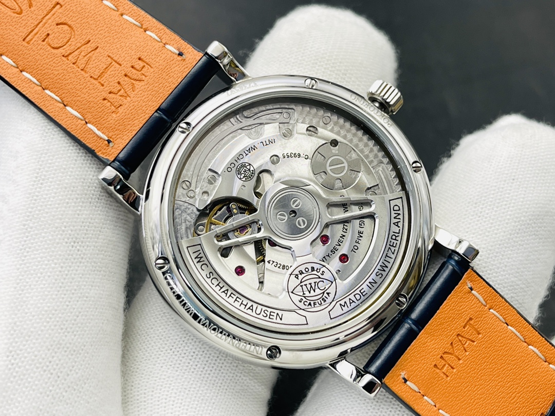 IWC kinetic moon phase expert. The new Portofino series IW516409 see-through watch.
