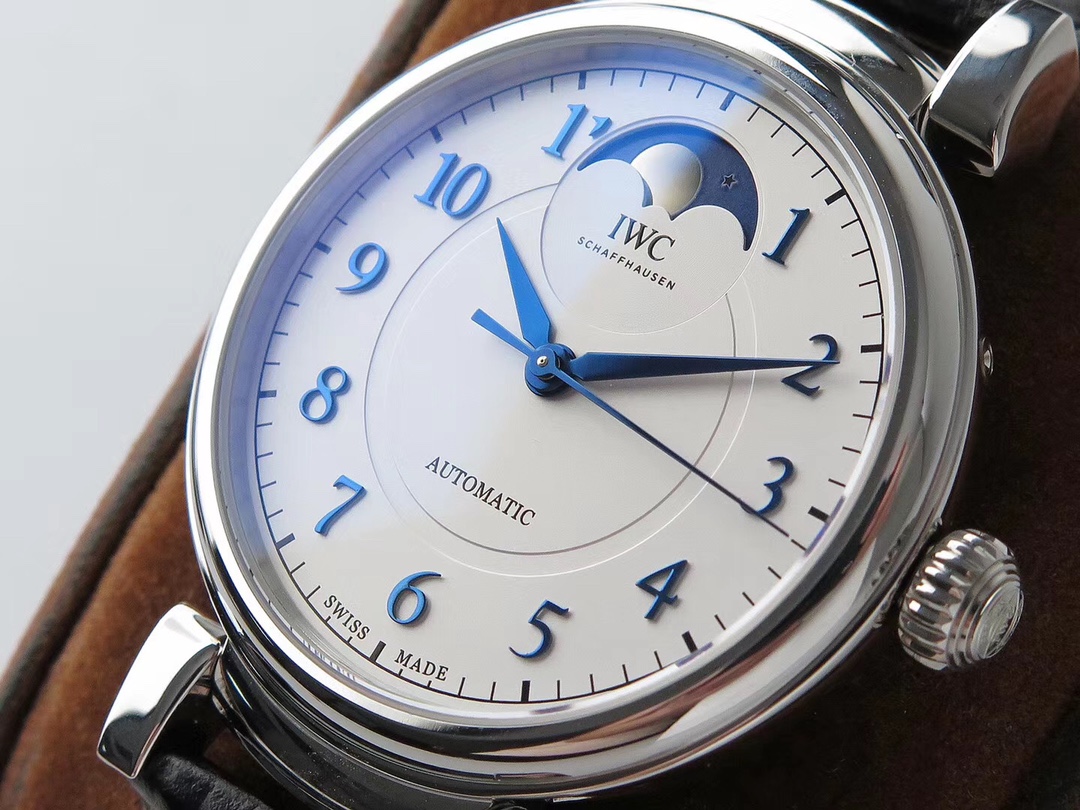 IWC Da Vinci Classic Moon Phase Watch