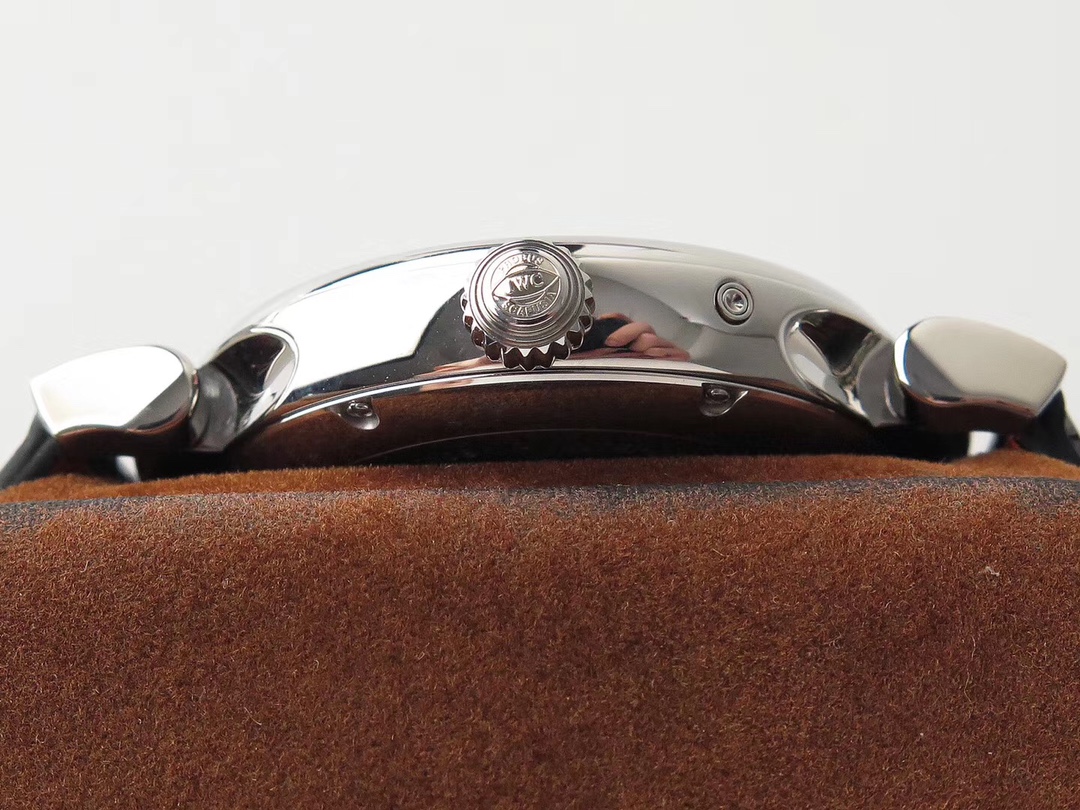 IWC Da Vinci Classic Moon Phase Watch