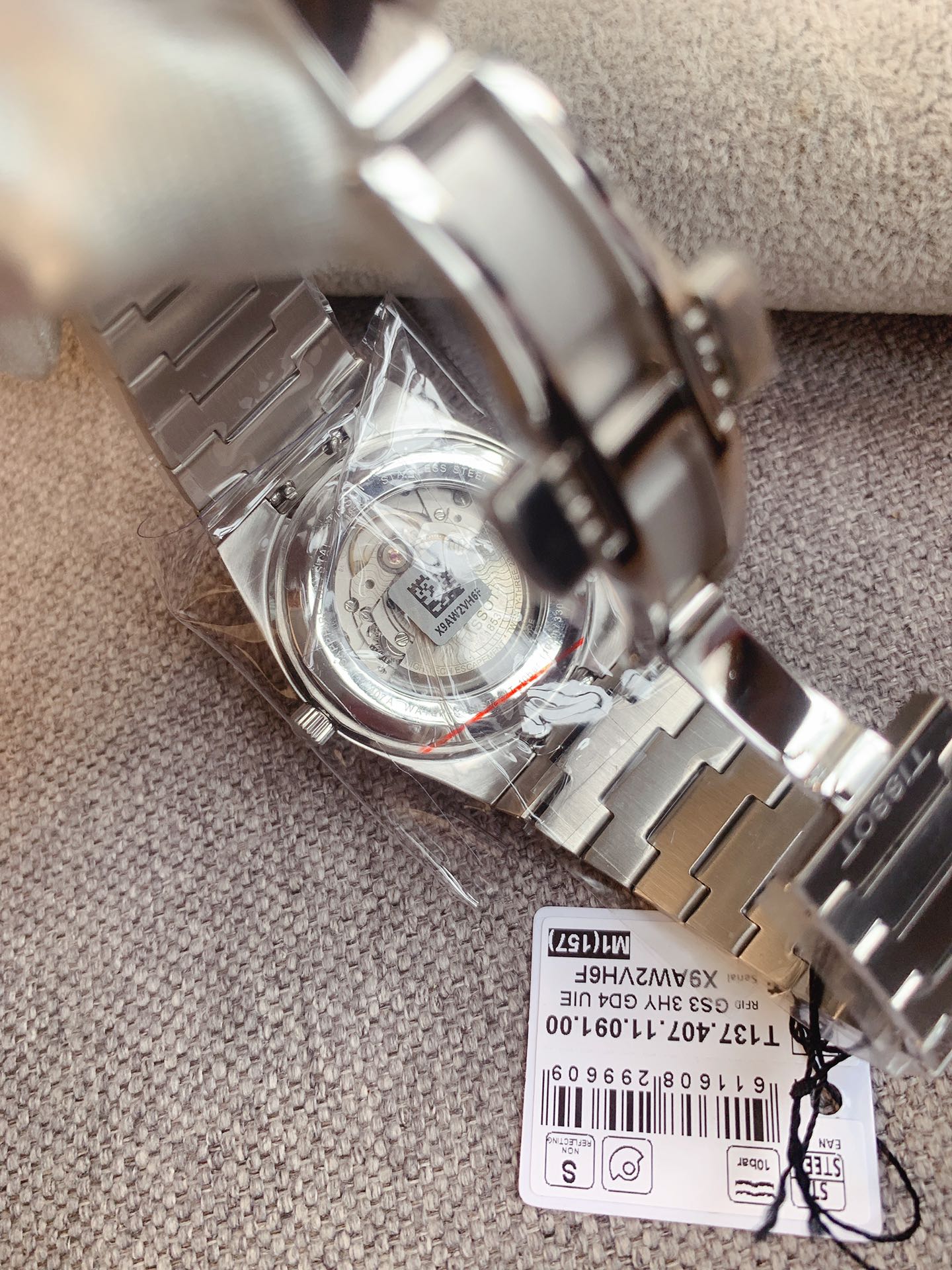 Tissot new mechanical model T137407.11.091.00. Large.