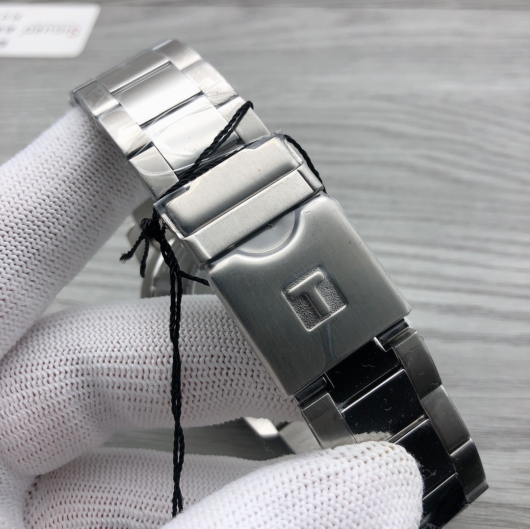 Tissot T1204171105100 Sports Series Quartz Men's Watch