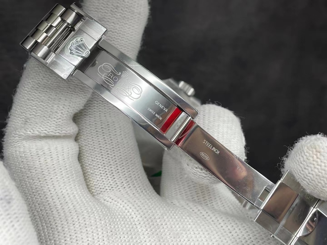 Greenwich GMT40MM 3285 movement