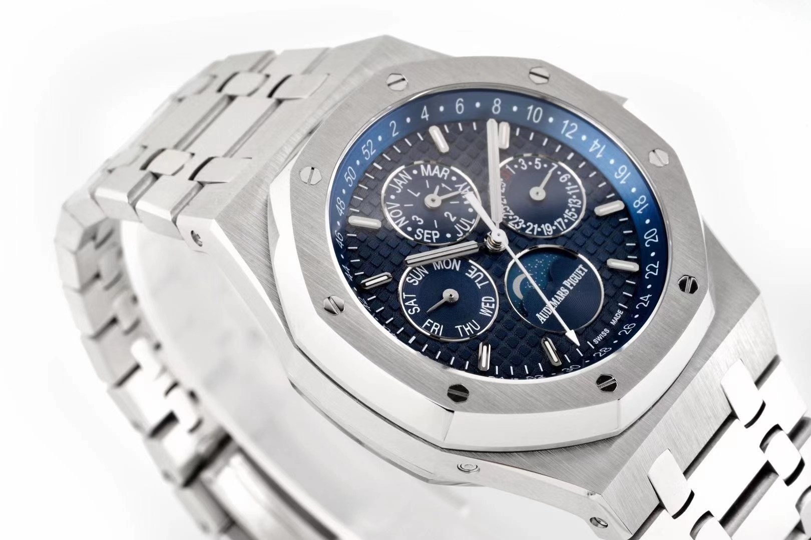 Audemars Piguet Royal Oak series multi-function watches 26574