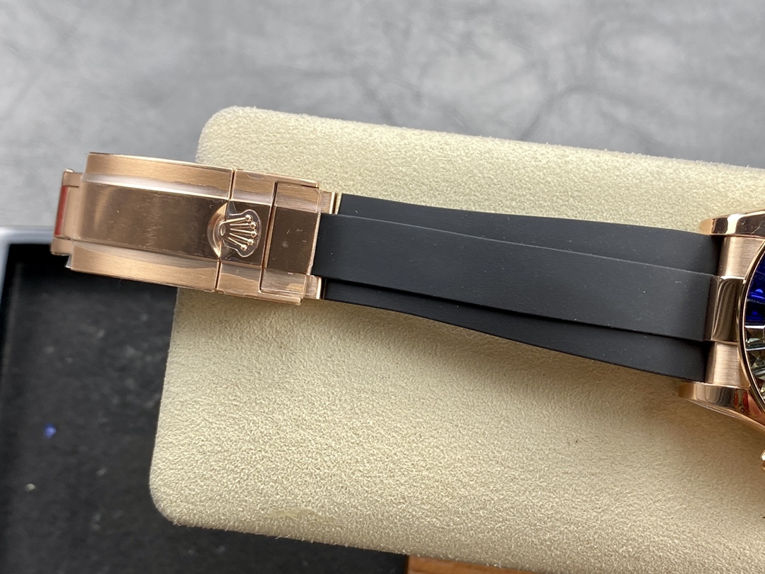 The new hollow Rolex Daytona watch