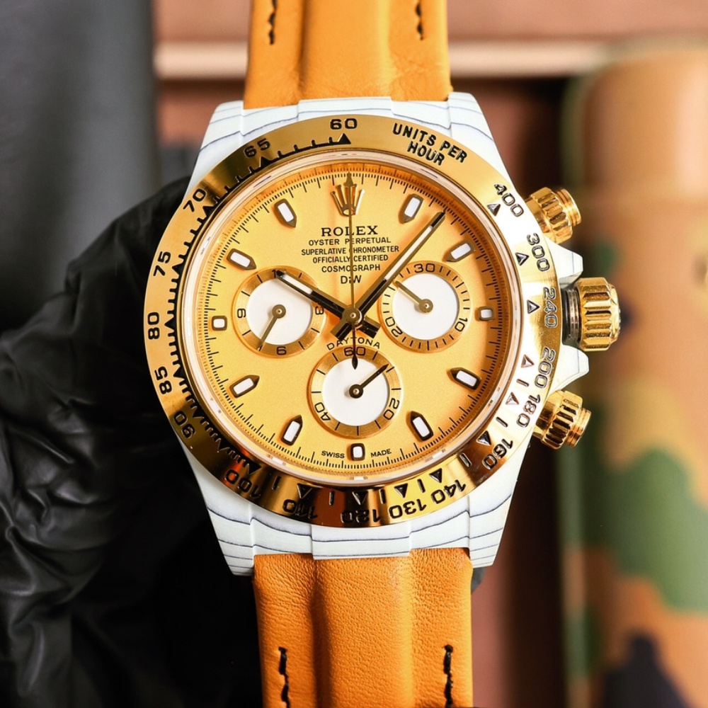 ROLEX Daytona's carbon fiber watch is not only light to wear