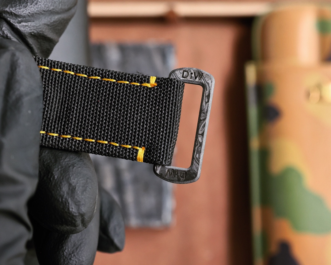 ROLEX Daytona's carbon fiber watch is not only light to wear