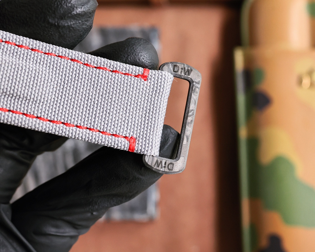 ROLEX Daytona's carbon fiber watch is not only light to wear