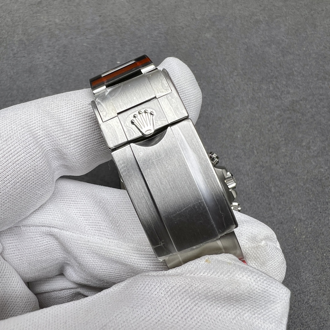 The world's first hollow dial Rolex Daytona watch,