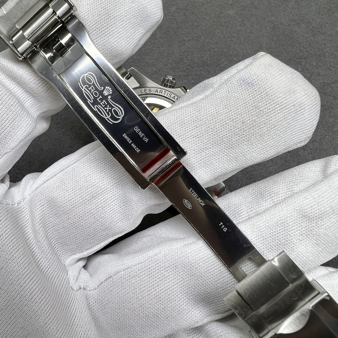 The world's first hollow dial Rolex Daytona watch,