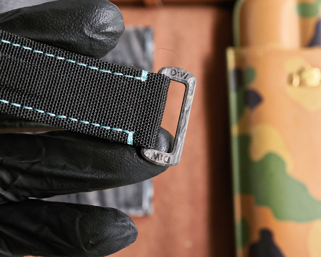 ROLEX Daytona's carbon fiber watch is not only light to wear