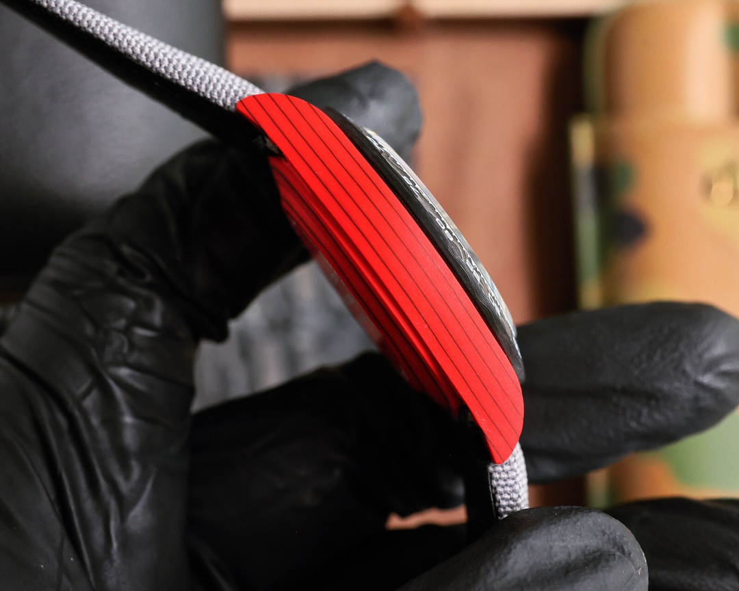 ROLEX Daytona's carbon fiber watch is not only light to wear