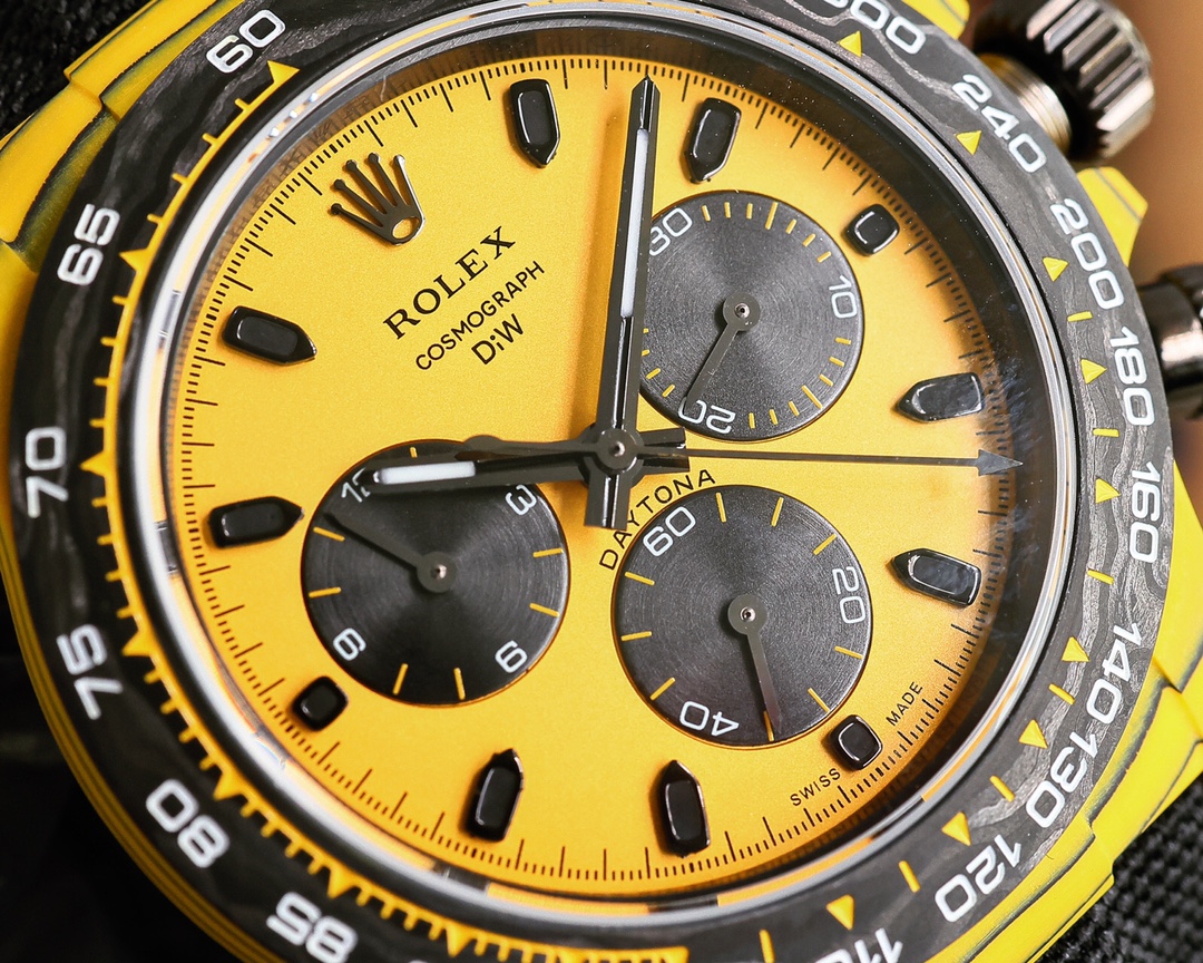 ROLEX Daytona's carbon fiber watch is not only light to wear