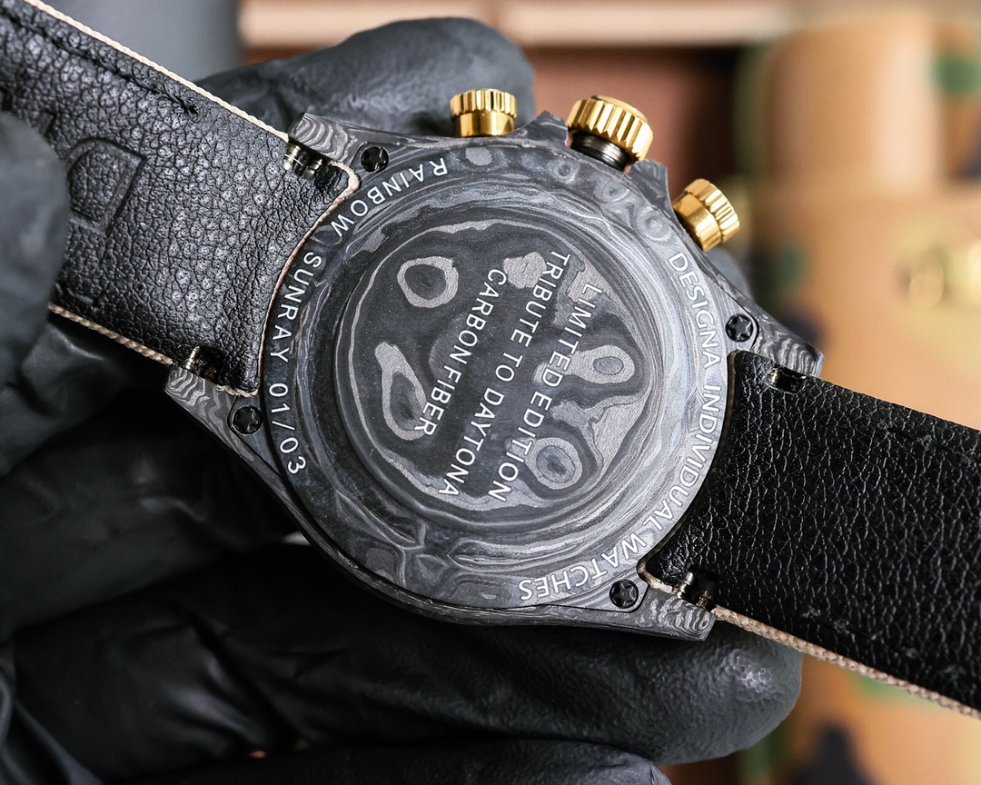 ROLEX Daytona's carbon fiber watch is not only light to wear