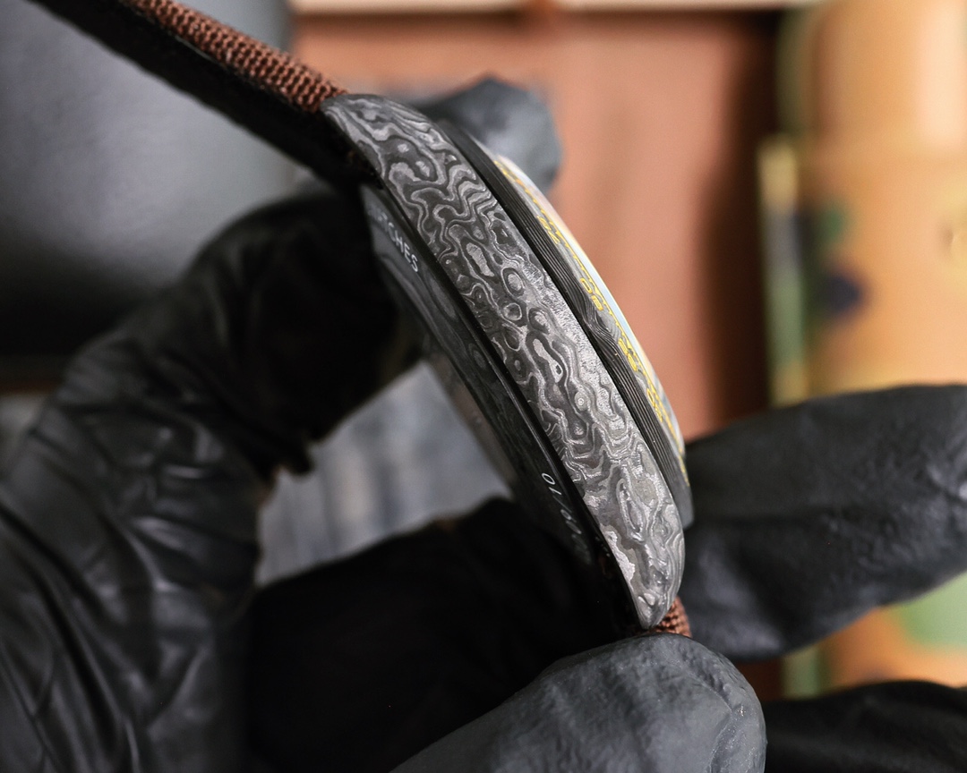 ROLEX Daytona's carbon fiber watch is not only light to wear