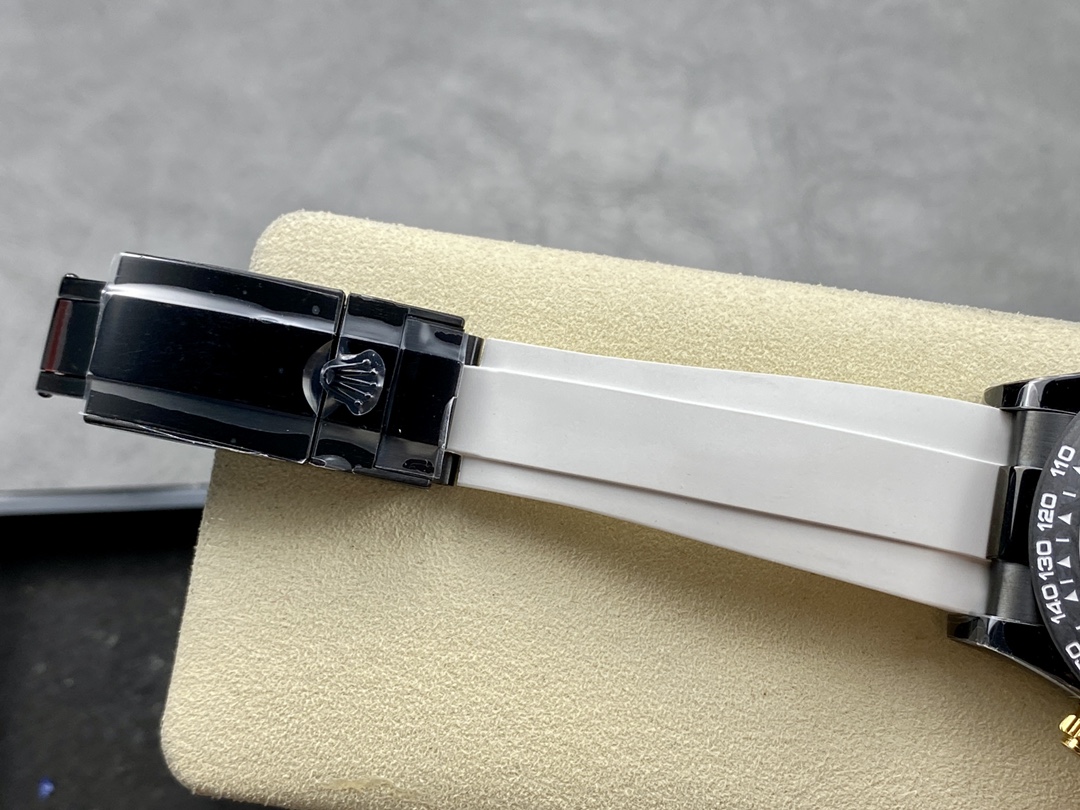 The new hollow Rolex Daytona watch