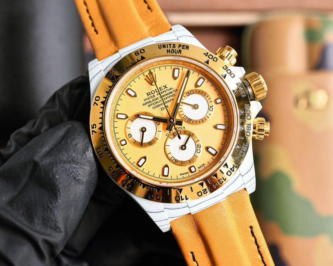 ROLEX Daytona's carbon fiber watch is not only light to wear