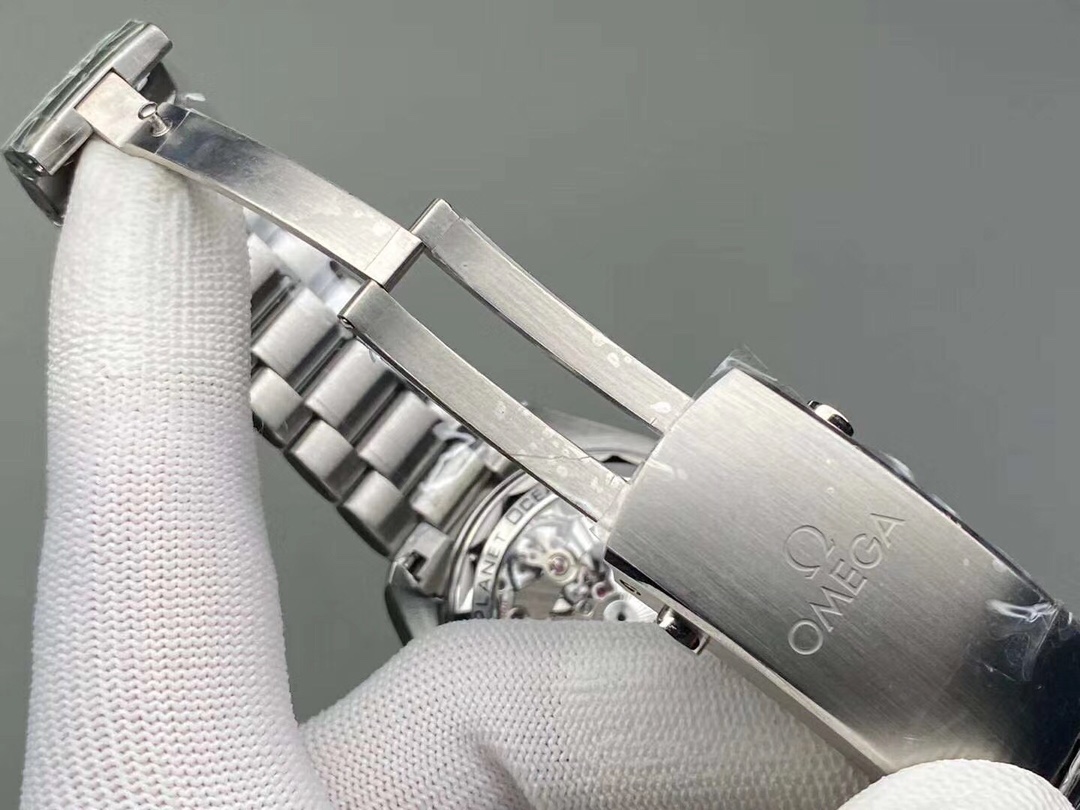 Omega Seamaster 600m America's Cup limited edition diving watch