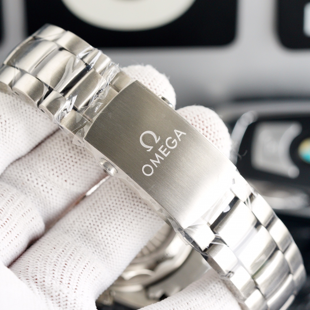 Omega Planet Ocean 2 15.32.44.21.01.00 1 meter GMT