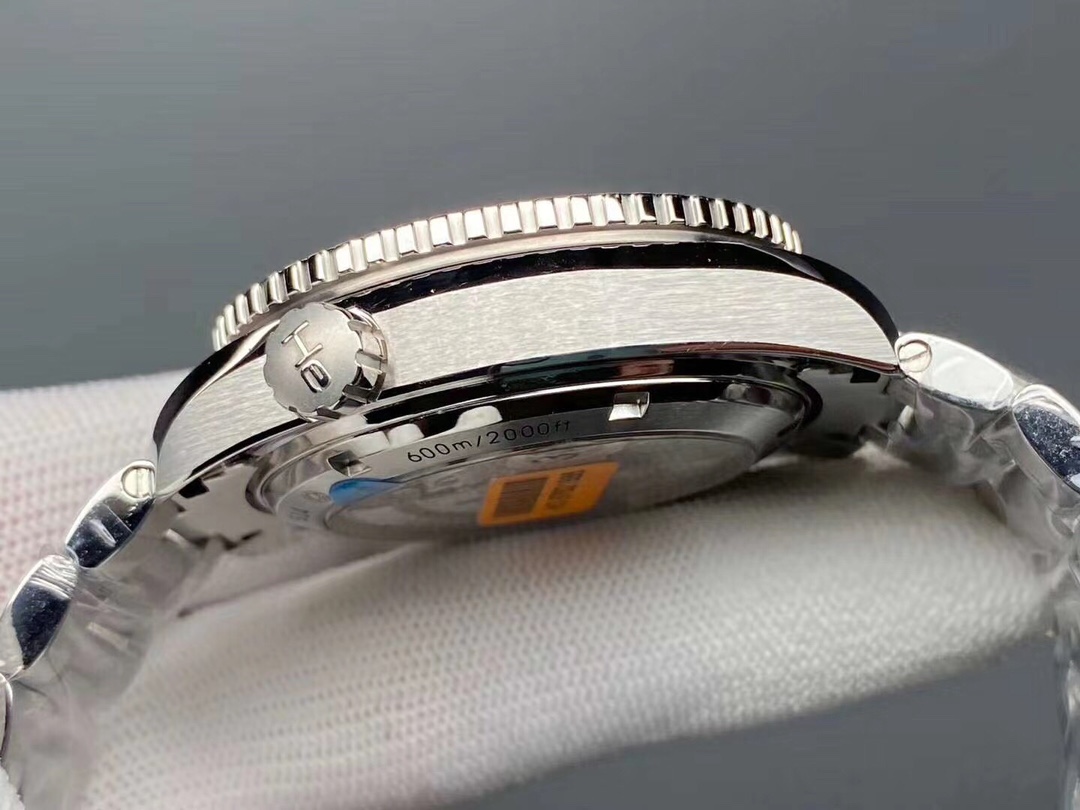 Omega Seamaster 600m America's Cup limited edition diving watch