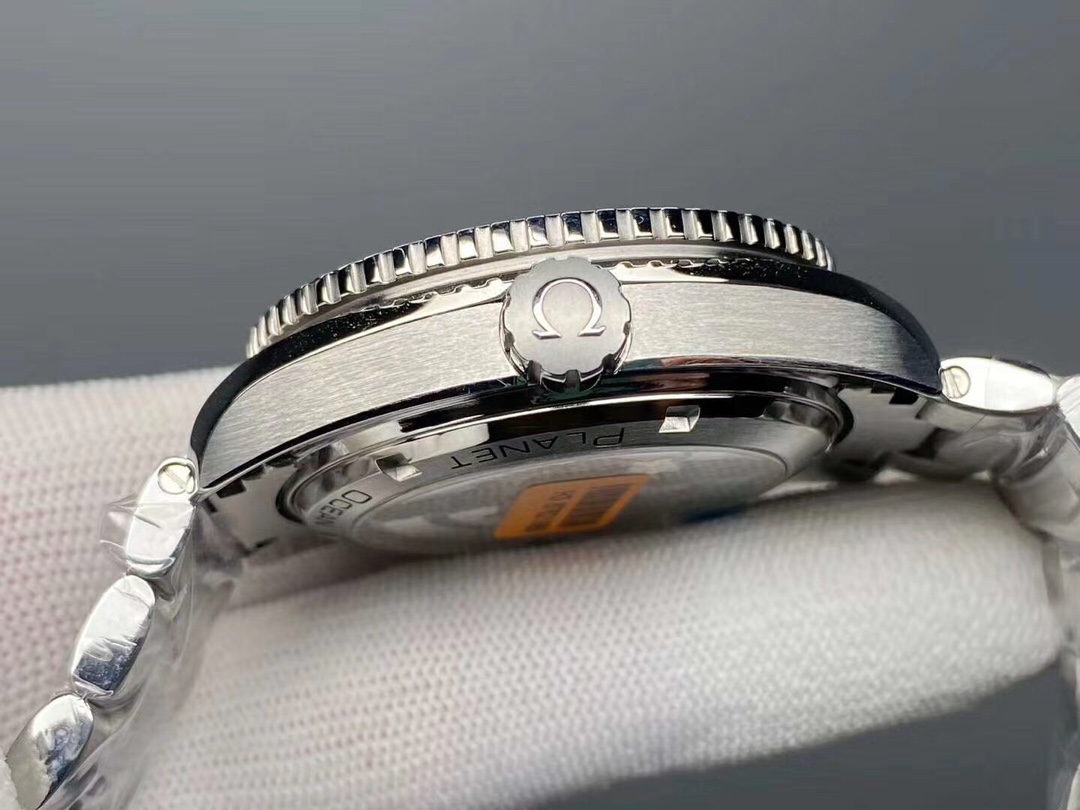 Omega Seamaster 600m America's Cup limited edition diving watch