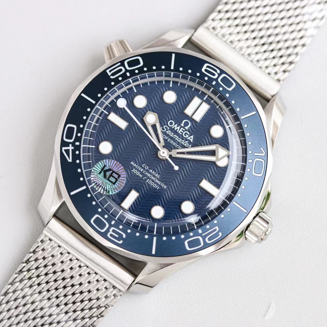 Omega Seamaster 300 Bond 007-No Time To Die launches the original mesh strap
