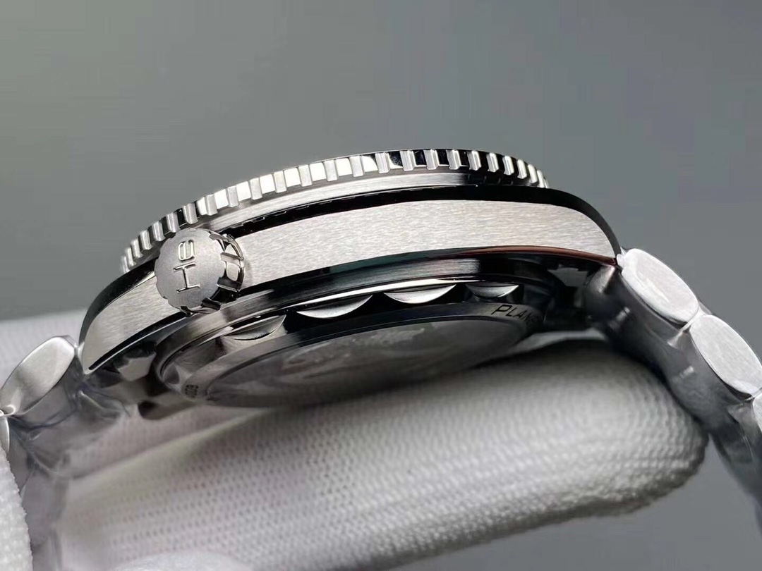 Omega Seamaster 600m America's Cup limited edition diving watch