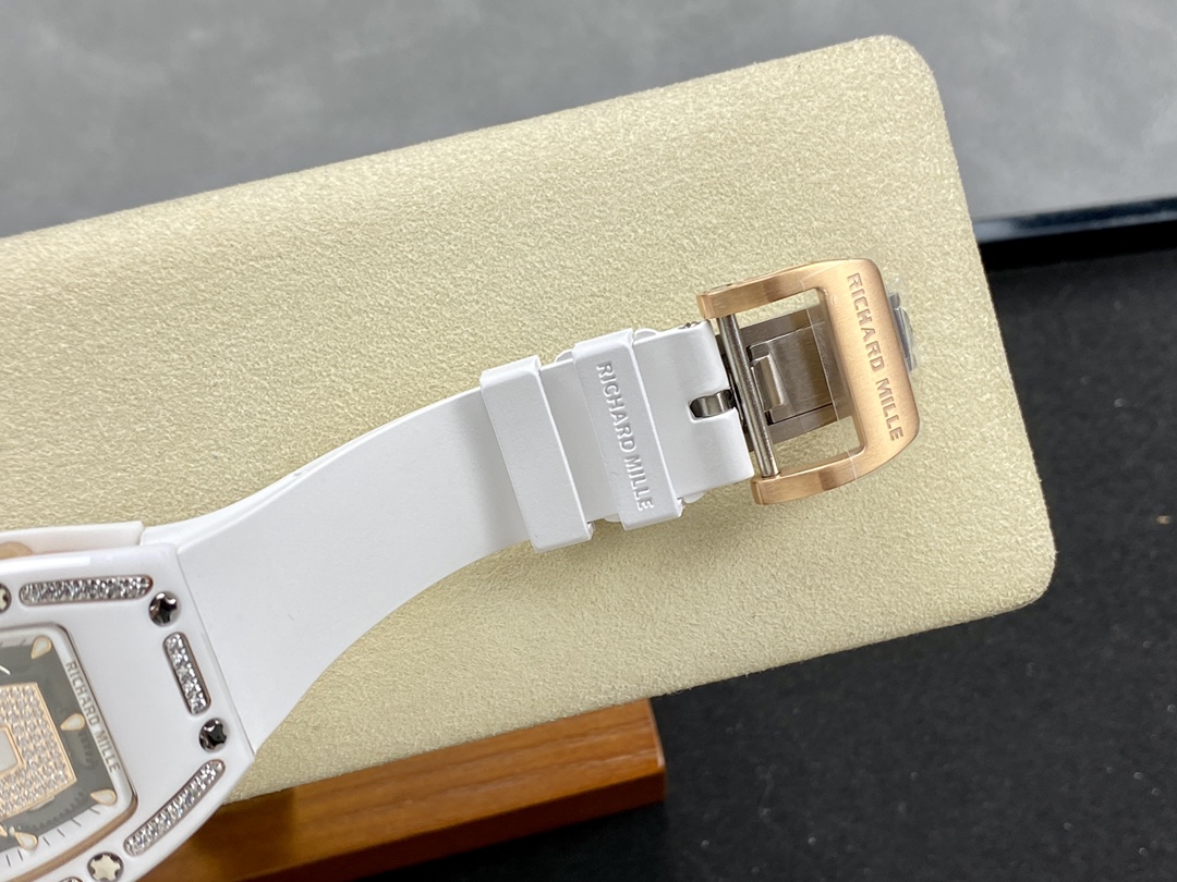 Richard Miller RM07-01 Red Lips RM007