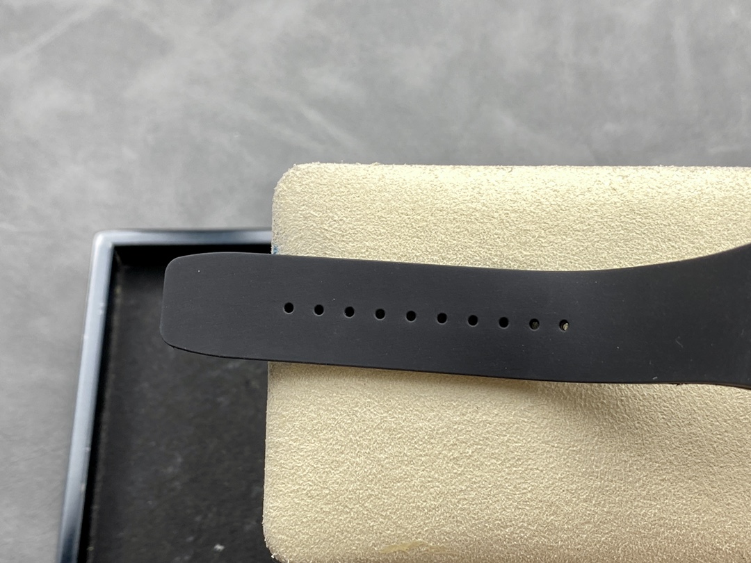 Richard Miller RM07-01 Red Lips RM007