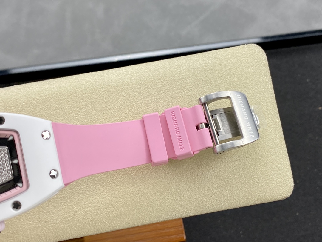 Richard Miller RM07-01 Red Lips RM007