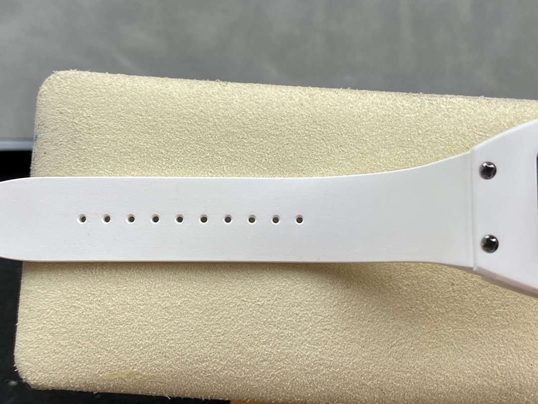 Richard Miller RM07-01 Red Lips RM007