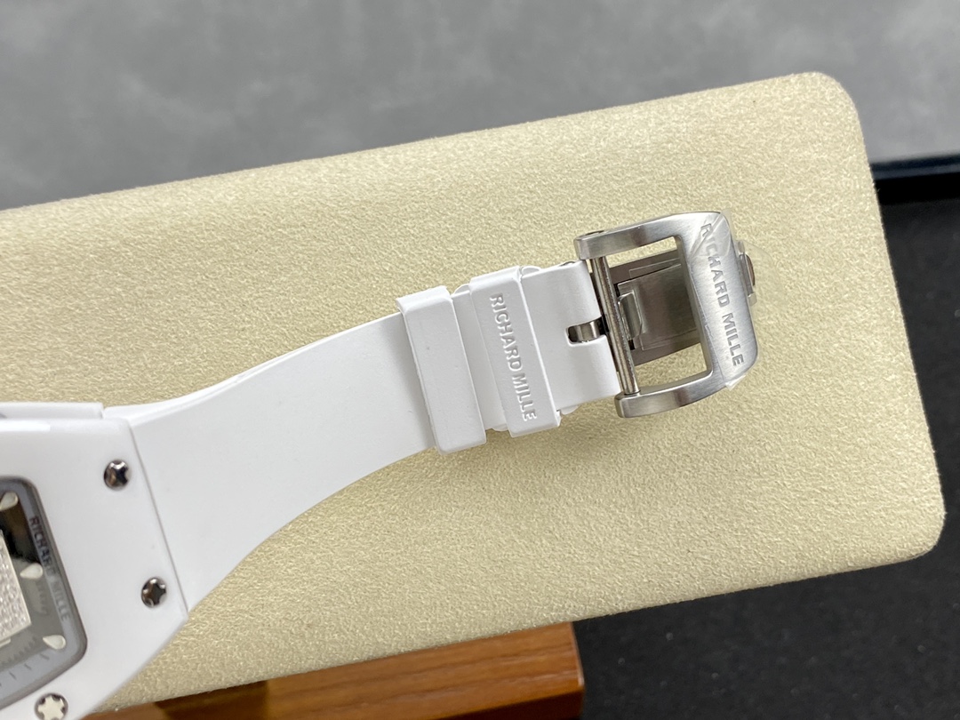 Richard Miller RM07-01 Red Lips RM007