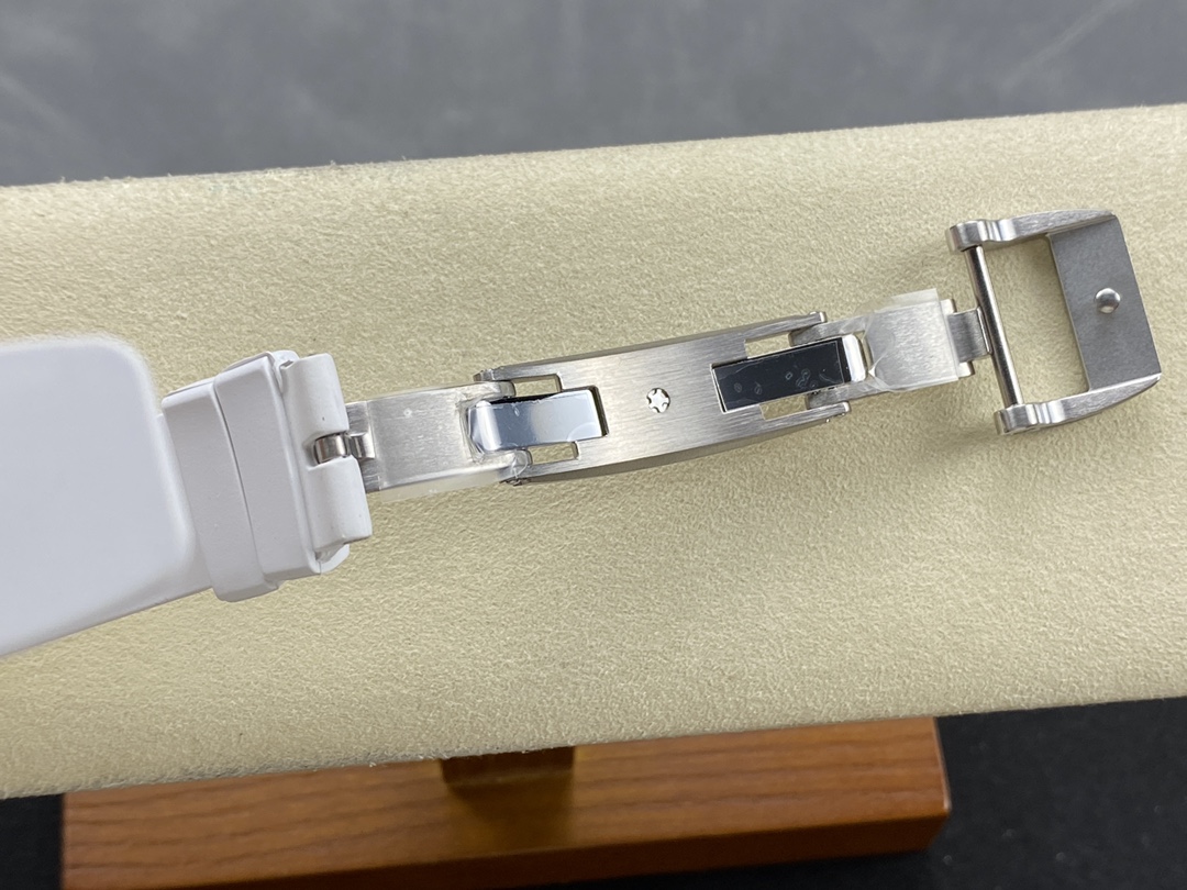 Richard Miller RM07-01 Red Lips RM007