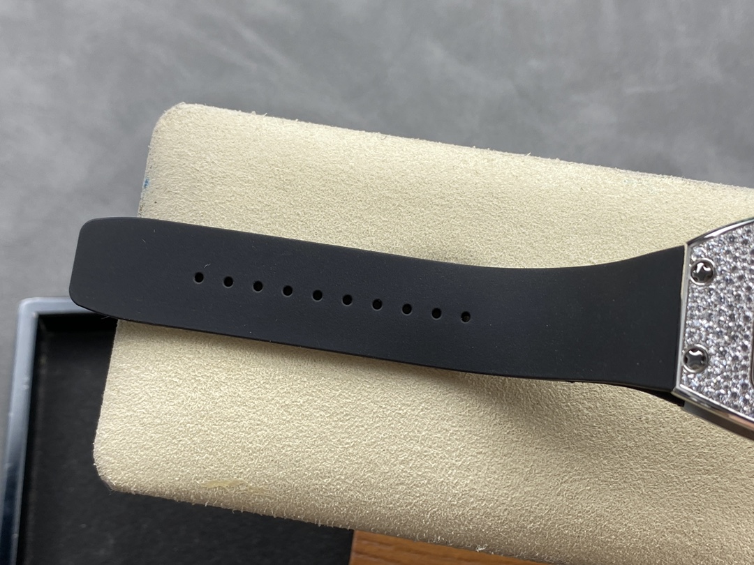 Richard Miller RM07-01 Red Lips RM007