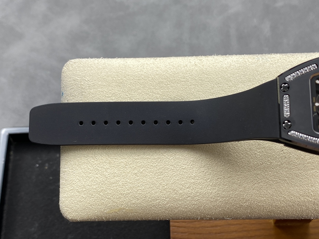 Richard Miller RM07-01 Red Lips RM007