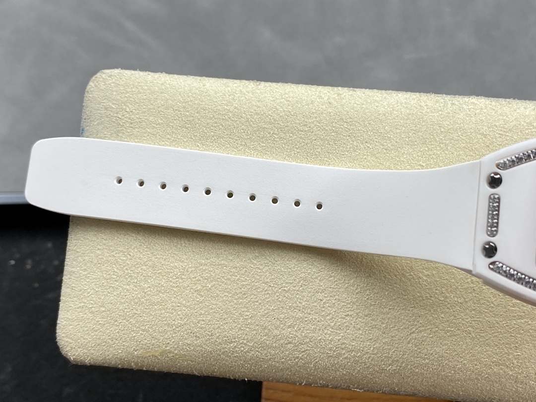 Richard Miller RM07-01 Red Lips RM007