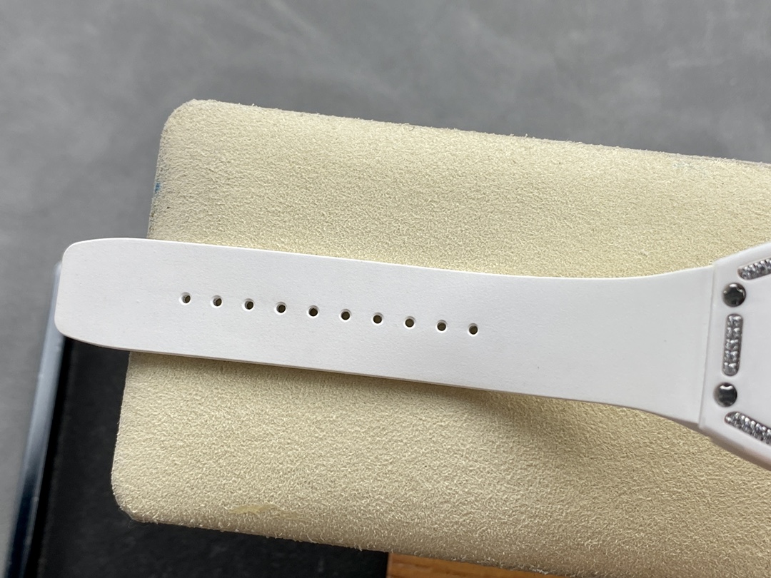 Richard Miller RM07-01 Red Lips RM007