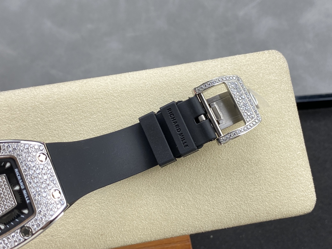 Richard Miller RM07-01 Red Lips RM007