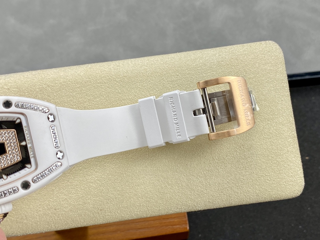 Richard Miller RM07-01 Red Lips RM007